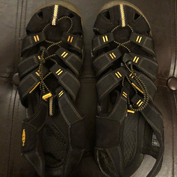 Keen Women’s Whisper Hiking Sandals- Used- Size 9 1/2 - Picture 4 of 6